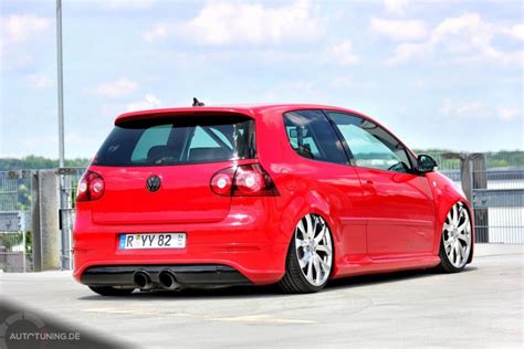 VW Golf 5 GTI - riding in red - AUTOTUNING.DE