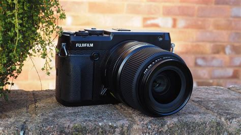 Fujifilm GFX 50R review | Digital Camera World