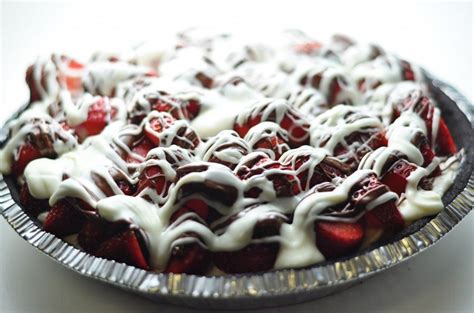 chocolate strawberry pie | Delicious desserts, Sweet treats, Chocolate ...