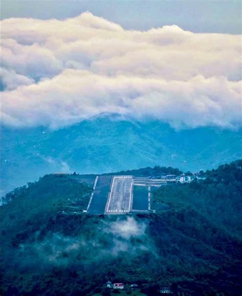 Desi Thug on Twitter: "3. Shimla Airport, Himachal Pradesh"