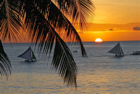 Luxotic World: Boracay Island