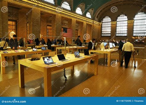 Apple Store in Grand Central Terminal of Manhattan Editorial Image ...