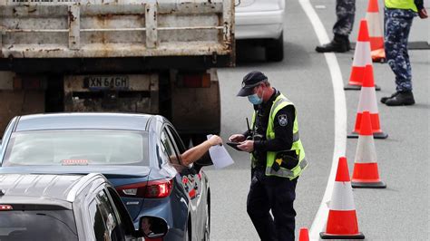 Qld border: Woman crashes car after refusing to stop at border ...