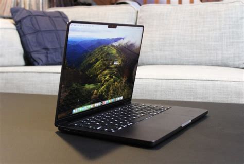 16-inch MacBook Pro with M3 Pro is $200 off for Black Friday - Techno ...