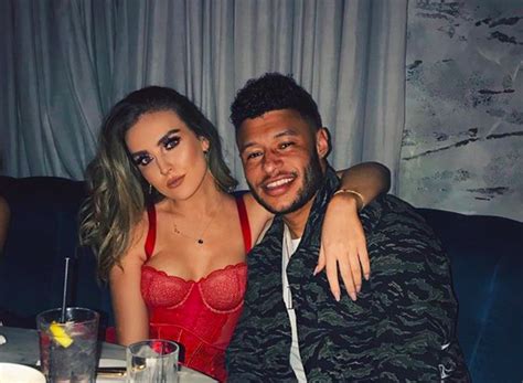 Alex Oxlade-Chamberlain hints at proposal to Perrie Edwards - Goss.ie