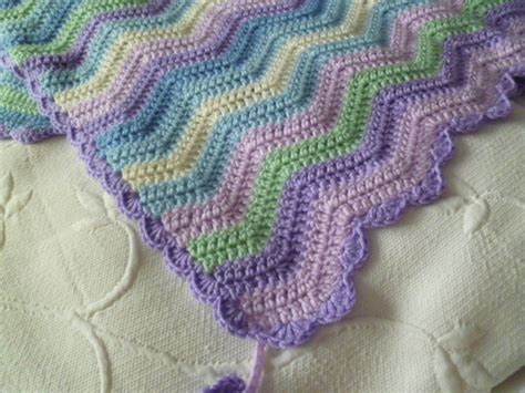 The 8th Gem: CROCHET: Baby Ripple Blanket Edging