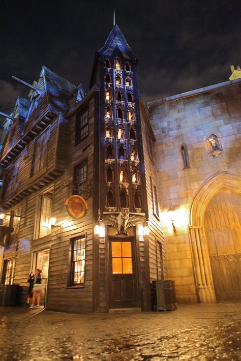 Diagon Alley at Night | Wizarding World of Harry Potter - Di… | Flickr