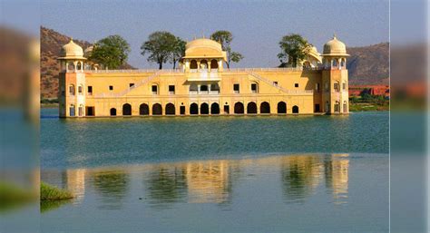 When in Jaipur, do not miss spending 30 minutes at Jal Mahal | Times of India Travel