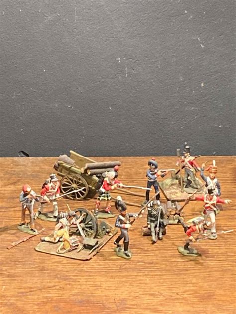 Brand Unknown - Toy soldier 11x Napoleonic Era Soldiers Retreat To ...