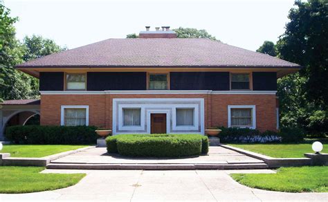 Frank Lloyd Wright | Biography, Architecture, Houses, Buildings, Style, Fallingwater, Taliesin ...