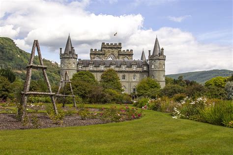 | VisitBritain | Inveraray castle, Downton abbey, Inveraray