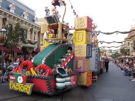 Disney parade kicks off for Christmas – Orange County Register