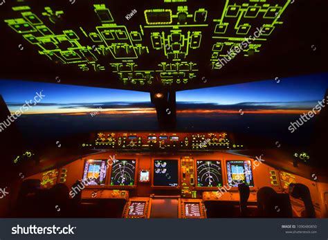 3,478 imágenes de 777 cockpit - Imágenes, fotos y vectores de stock | Shutterstock