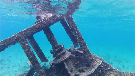 Snorkeling in Grand Cayman - Astonished Abroad