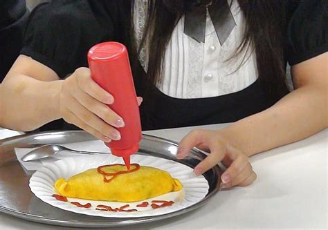 Daughter’s omurice with ketchup message is better than anything maid ...