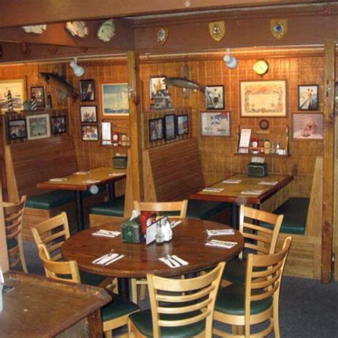 Flanigan's Boathouse: A Bar in Conshohocken, PA - Thrillist