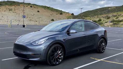 Tesla Model Y : Tesla launches Model 3/Model Y leases in Canada, expands ... - Norton Somrat36