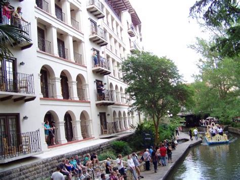 Hotels with Balcony view on both side of the river - Picture of River Walk, San Antonio ...