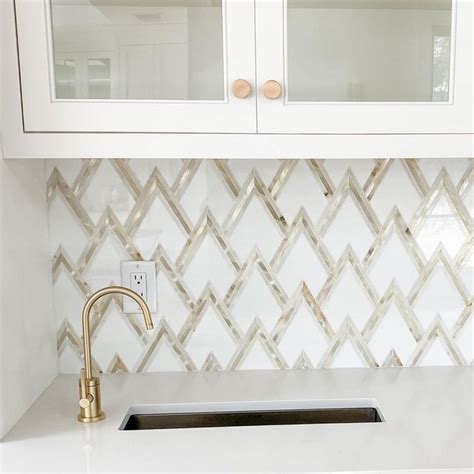 20+ Gold Backsplash For Kitchen – HomeDecorish