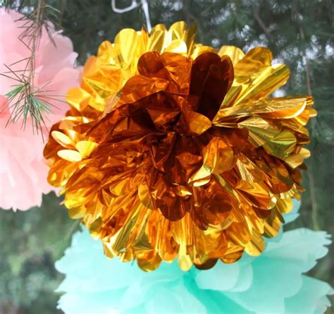 10pcs 8inch Tissue Pom Poms Wedding Hanging Decor ,Foil Flowers-in Party Backdrops from Home ...