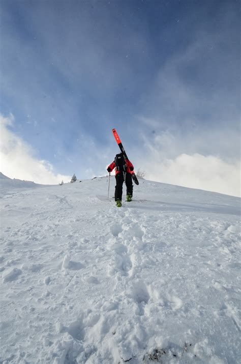 Skiing the Planet: Avalanche