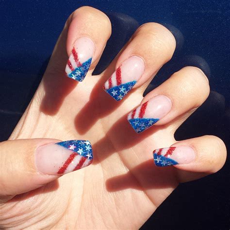 4th of July Nails: Cute Nail Art and Design with American Flag - LadyLife