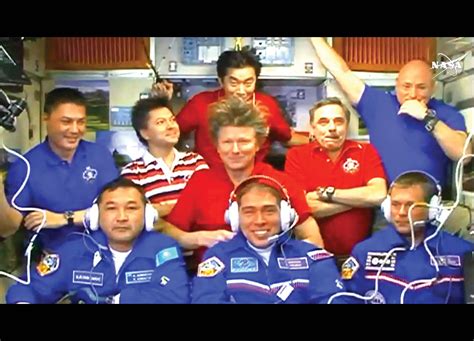 Visiting and Expedition 45 Crew Arrive at the International Space ...