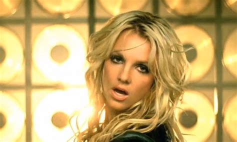 Britney Spears dévoile le clip de "Till the World Ends" - 50' inside | TF1