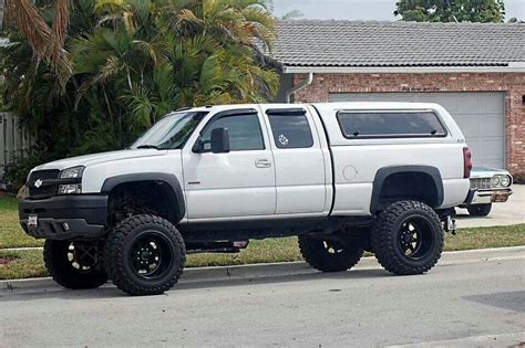 Minus the topper | Chevy trucks, Cool trucks, Chevrolet silverado