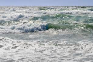 File:Ocean waves.jpg - Wikipedia