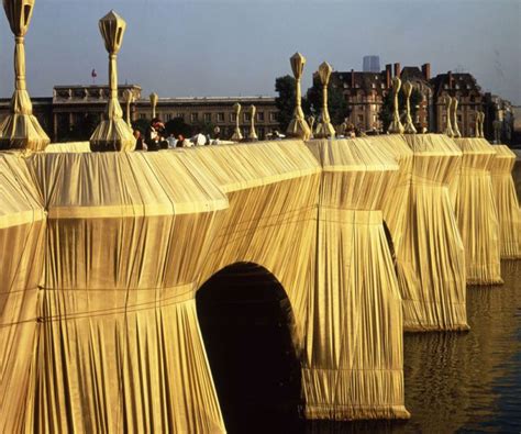 christo-wrapped-pont-neuf-1985 - Galerie Diane de Polignac