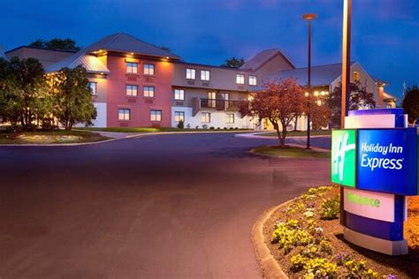 HOLIDAY INN EXPRESS NASHVILLE AIRPORT, AN IHG HOTEL (Nashville, TN ...