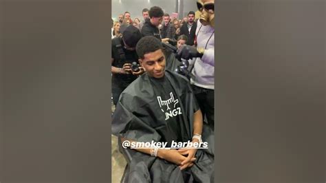 Rashford having a new hair cut at smokey barber's shop - YouTube