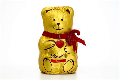 Lindt Teddy Bear Chocolate Produced by Lindt & Sprungli, Switzerland ...