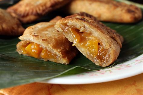 Vegan "Jollibee" Peach Mango Pie - ASTIG Vegan