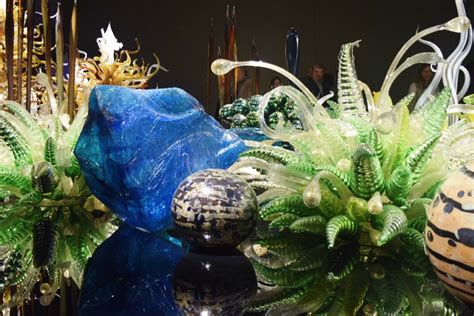 Why the Chihuly Glass Exhibit is a Must See - The Frugal Fashionista