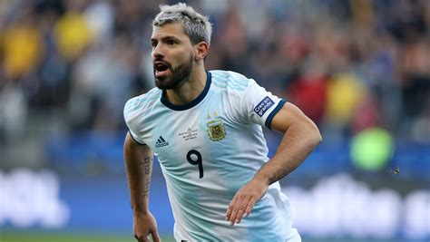 Aguero perto de alcançar marca pela Argentina