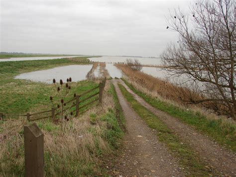 Flooding on River Nene © Ian Paterson cc-by-sa/2.0 :: Geograph Britain ...