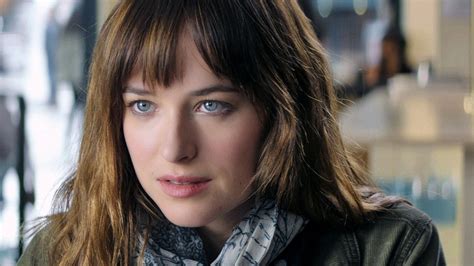 Dakota Johnson in Fifty Shades of Grey - HD Wallpaper