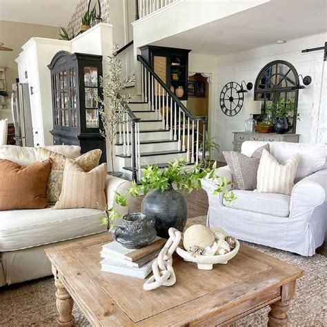 Simple Farmhouse Decor Tips | Hip and Humble Style | Farm house living room, Home decor trends ...