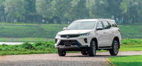 Cận cảnh ngoại thất Fortuner hybrid có gì đặc biệt?