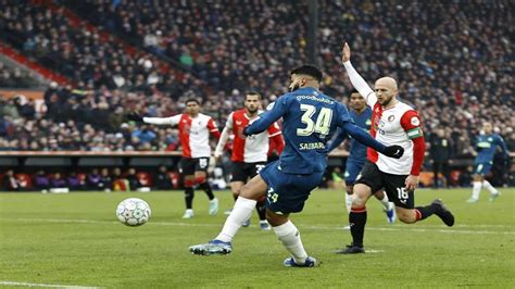 PSV Eindhoven extend run with top-of-the-table win