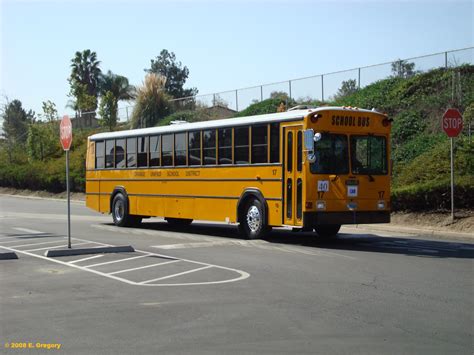 Gillig Phantom school bus:picture # 1 , reviews, news, specs, buy car