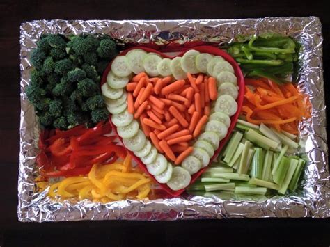 homduzit | Veggie tray, Valentines snacks, Vegetable tray