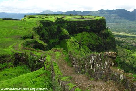 Korigad Fort Pictures - Pune, Maharashtra | INDIAN PHOTOS