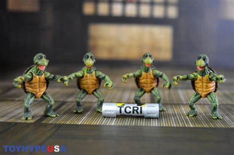 NECA Toys Teenage Mutant Ninja Turtles 1990 Movie Accessory Set Review