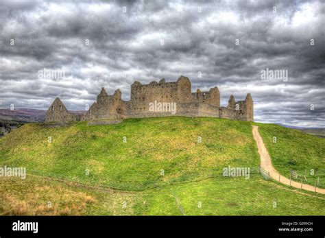 Scottish castle painting hi-res stock photography and images - Alamy