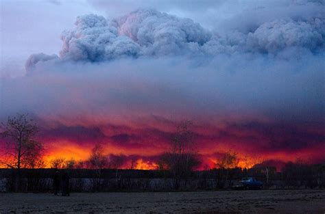 43 photos of the wildfire that's consuming Alberta | World ...