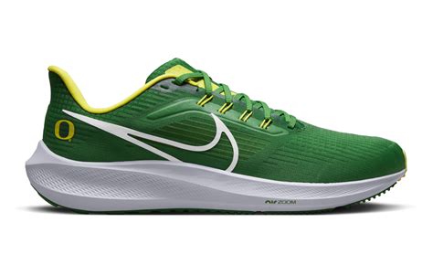 Nike releases new Oregon Ducks Pegasus 39 shoes for 2022: Will you pick ...