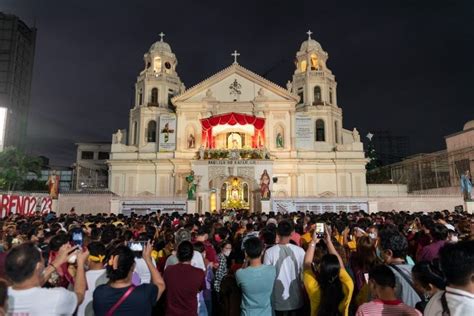 Over 500,000 devotees flock Quiapo for Black Nazarene feast | Philstar.com